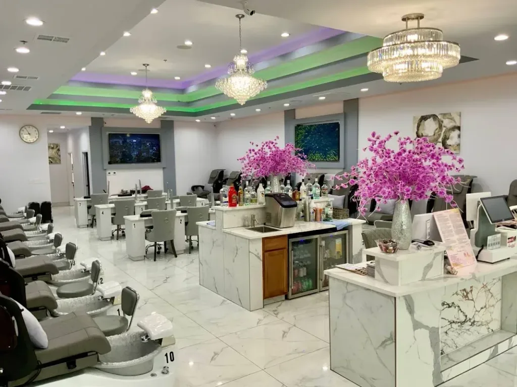 Luxury Nail Bar — Nail salon in Dallas